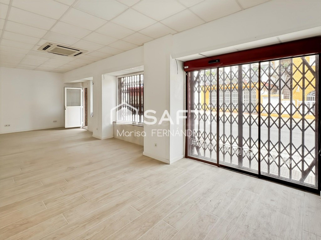 LOCAL COMERCIAL DE 50 M. EN PLAYA MUCHAVISTA -- (No admite cambio de uso a vivienda) -- ¡SIN COMISIÓN DE COMPRA!