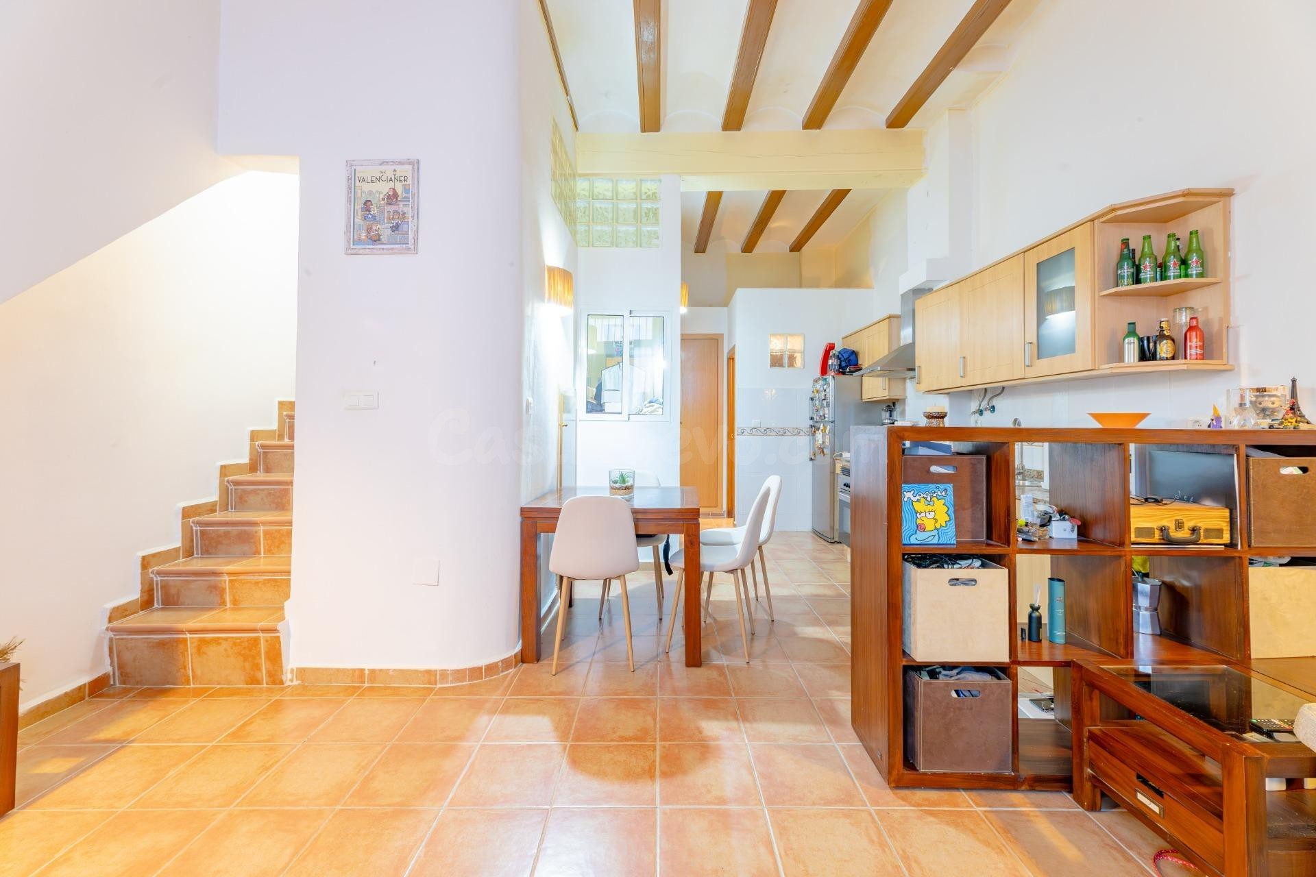 ESPECTACULAR CASA REFORMA INTEGRAL  EN LA MEJOR ZONA DE CABAÑAL, 111 M2 constr., 4 hab y 3 baños con techos altos y vigas de madera
