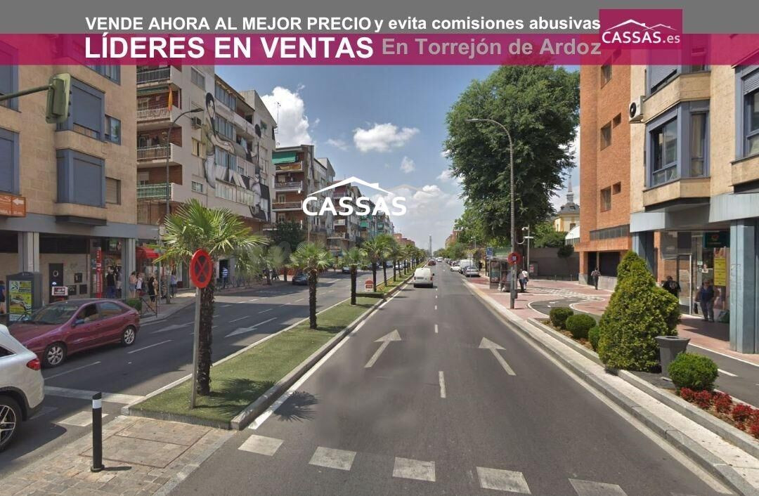 ZONA CENTRO- Renfe. 2 habitaciones (antes 3). 1º planta sin ascensor.