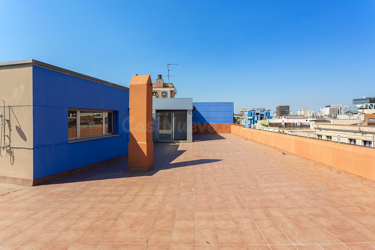 Ático exclusivo con terraza de 155 m2 en el corazón de Poblenou