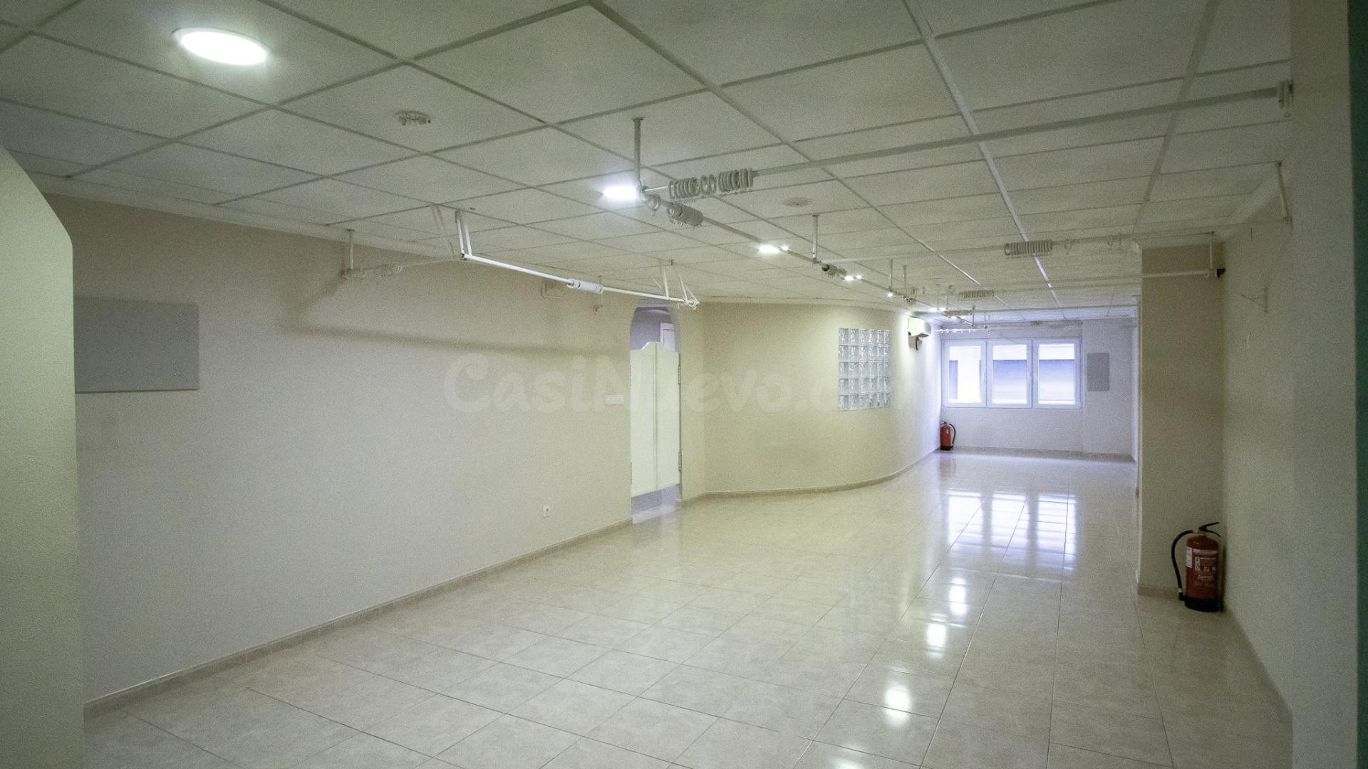 Local-Entreplanta comercial  en pleno centro de Elda – Calle Juan Carlos I