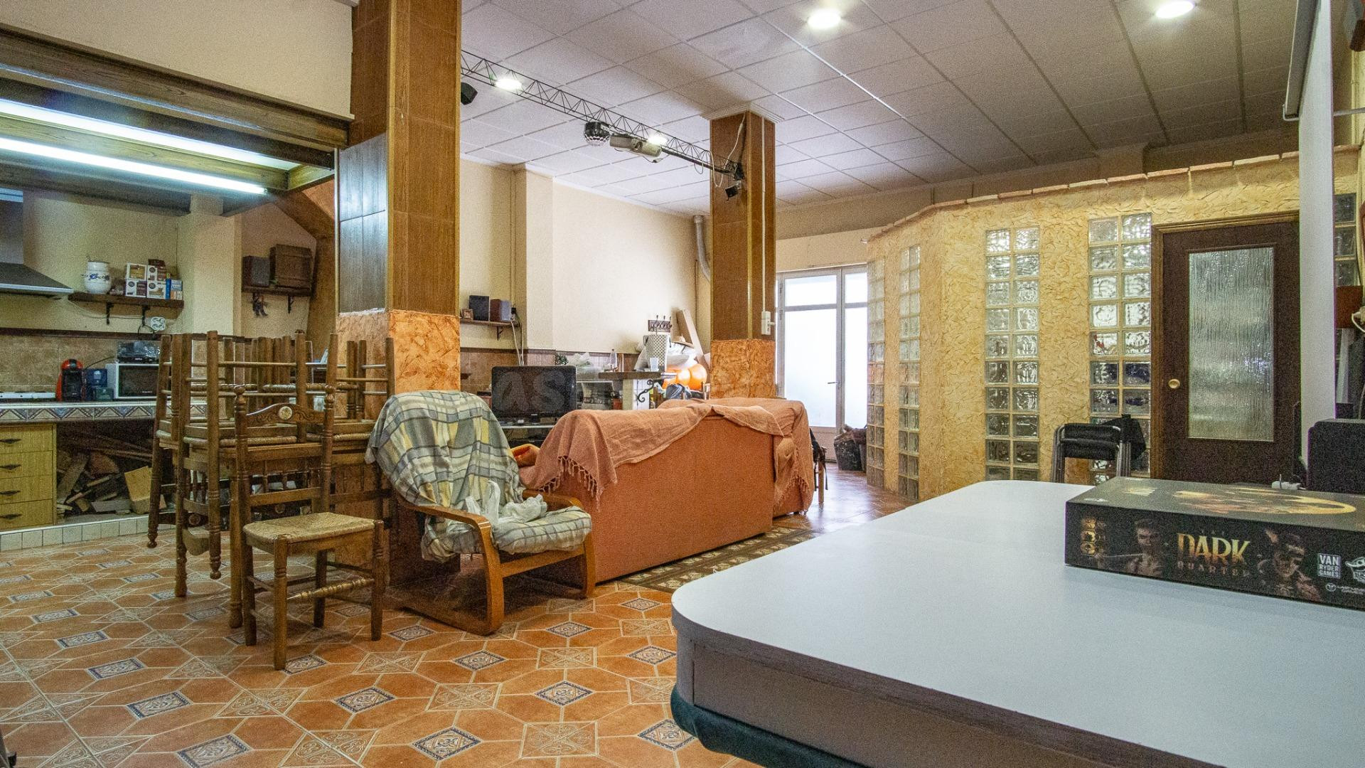 Local con posibilidad de cambio de uso a vivienda – Zona Pablo Iglesias, Elda