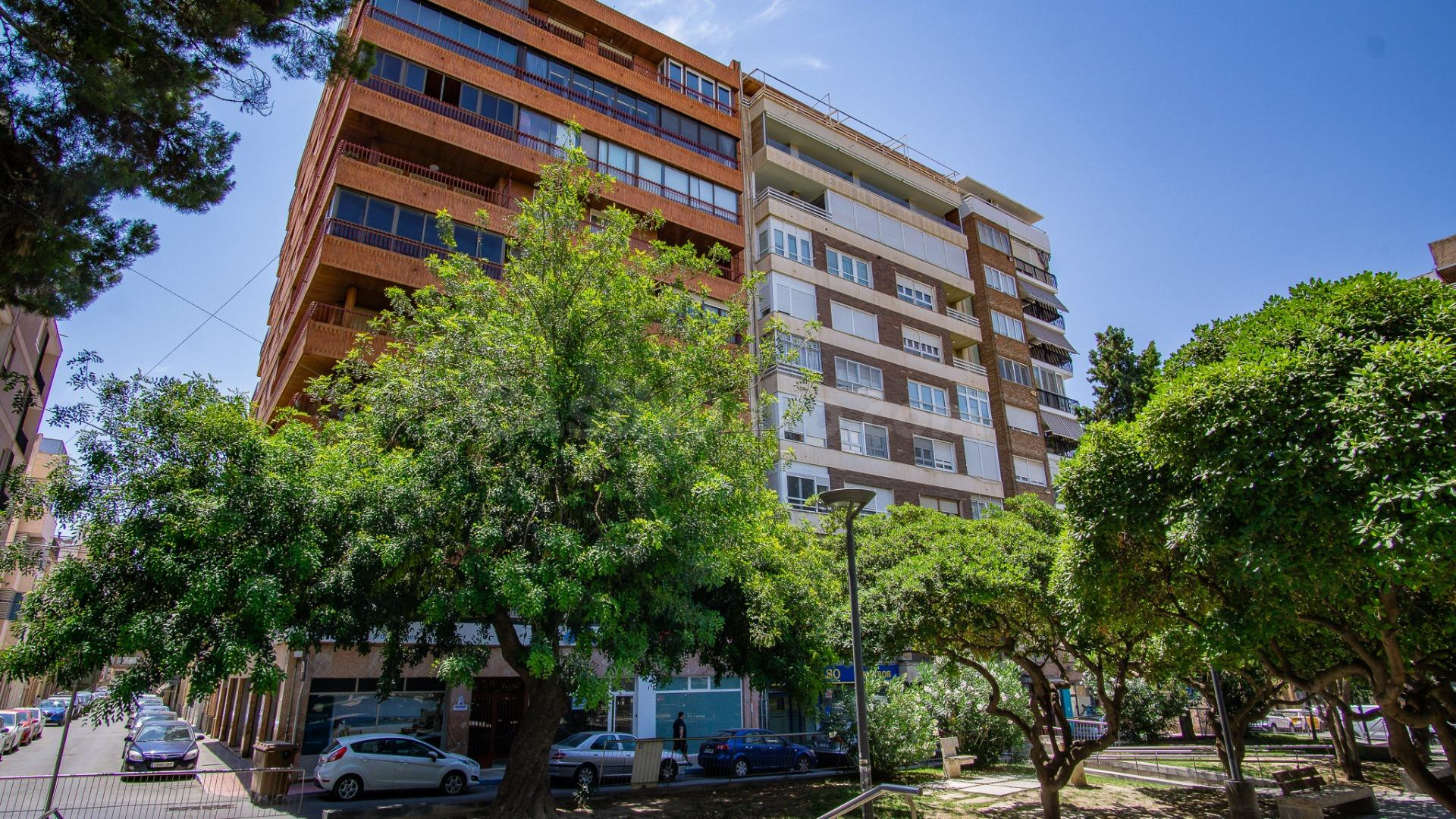 Vivienda totalmente reformada, con vistas a Plaza de Castelar en Elda