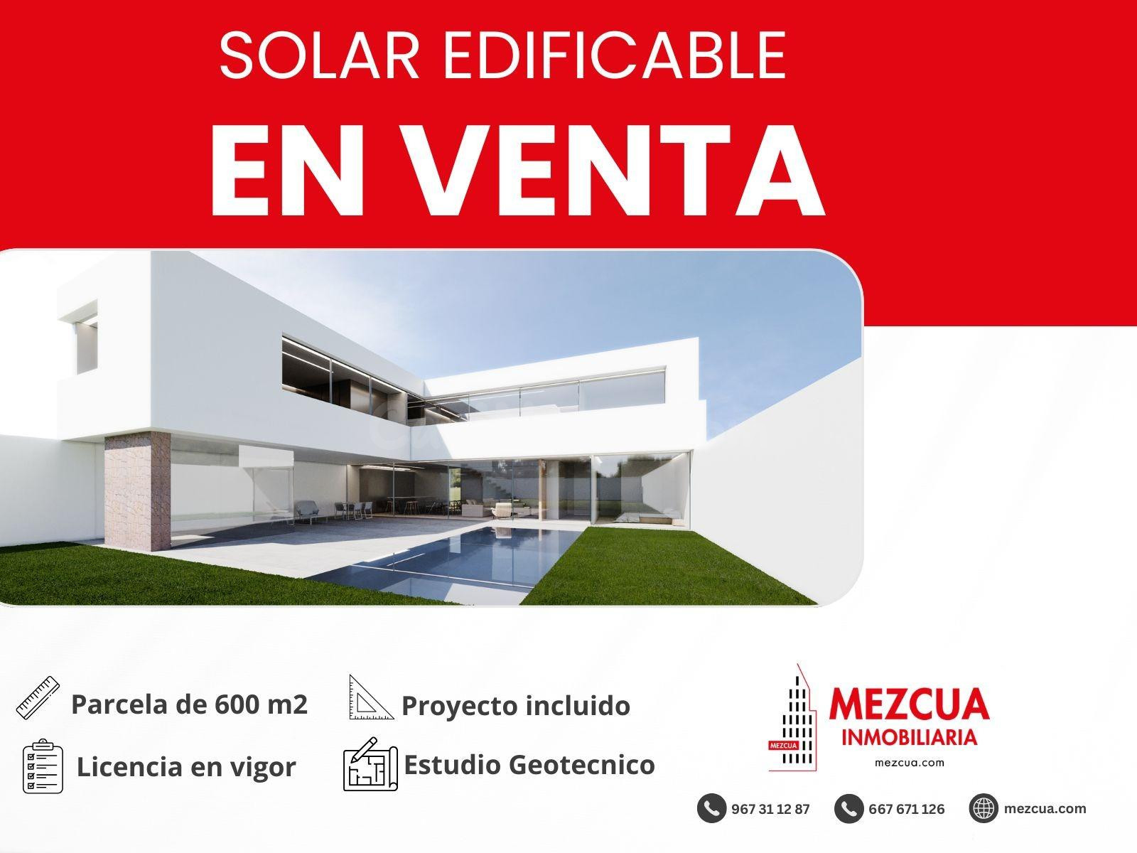Parcela urbana de 600 m2 con proyecto y licencia para vivienda de diseño de 250 m2