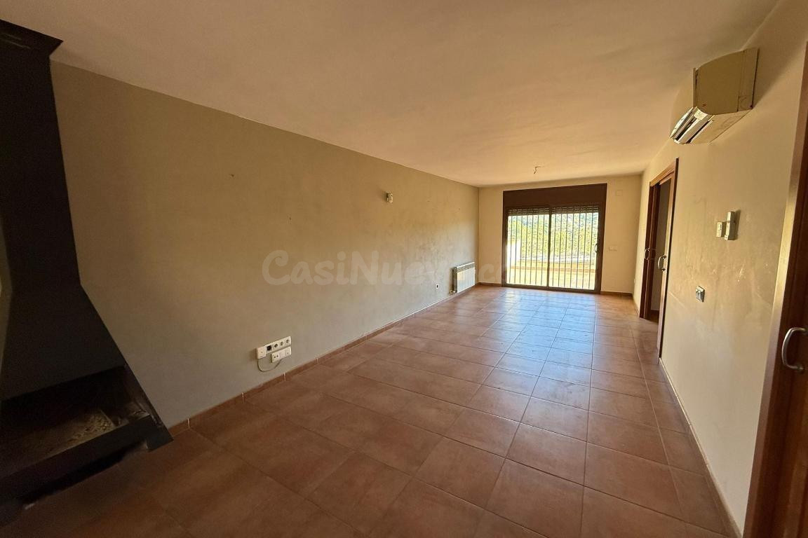 Casa unifamiliar con jardín en Sant Pere de Ribes – En periodo de pujas hasta el 21/04/2026