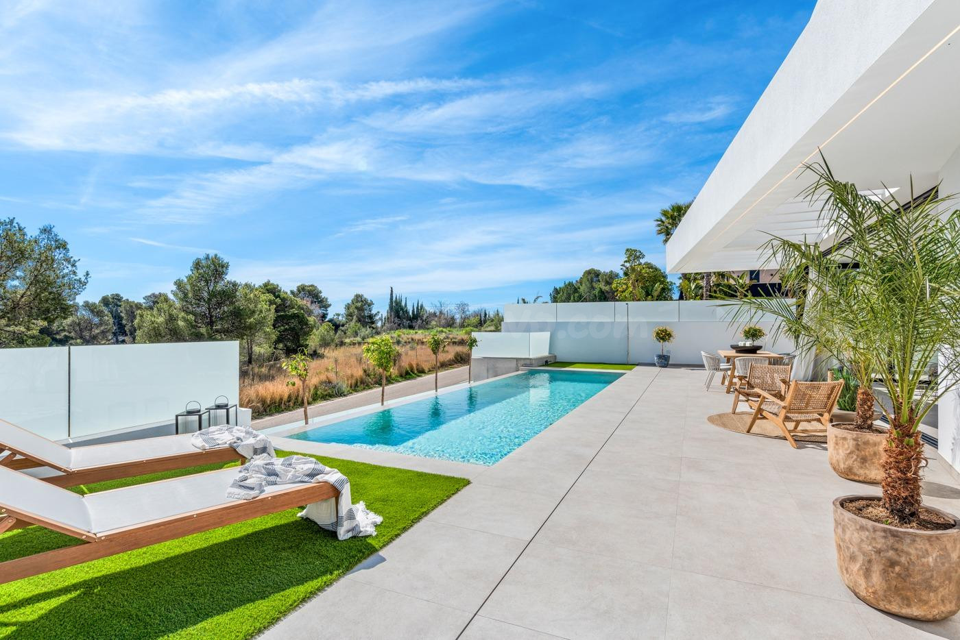 Villa 4 Dormitorios 4 Baños Polop de la Marina, con vistas despejadas y a 15 minutos de la playa.