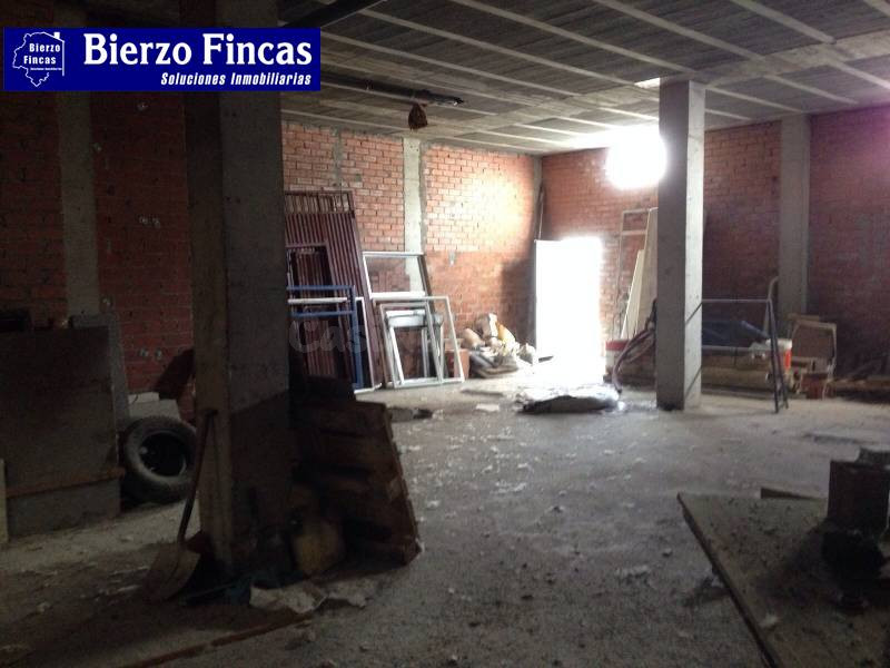 ✨ SE ALQUILA LOCAL COMERCIAL EN FUENTES NUEVAS (PONFERRADA) ✨