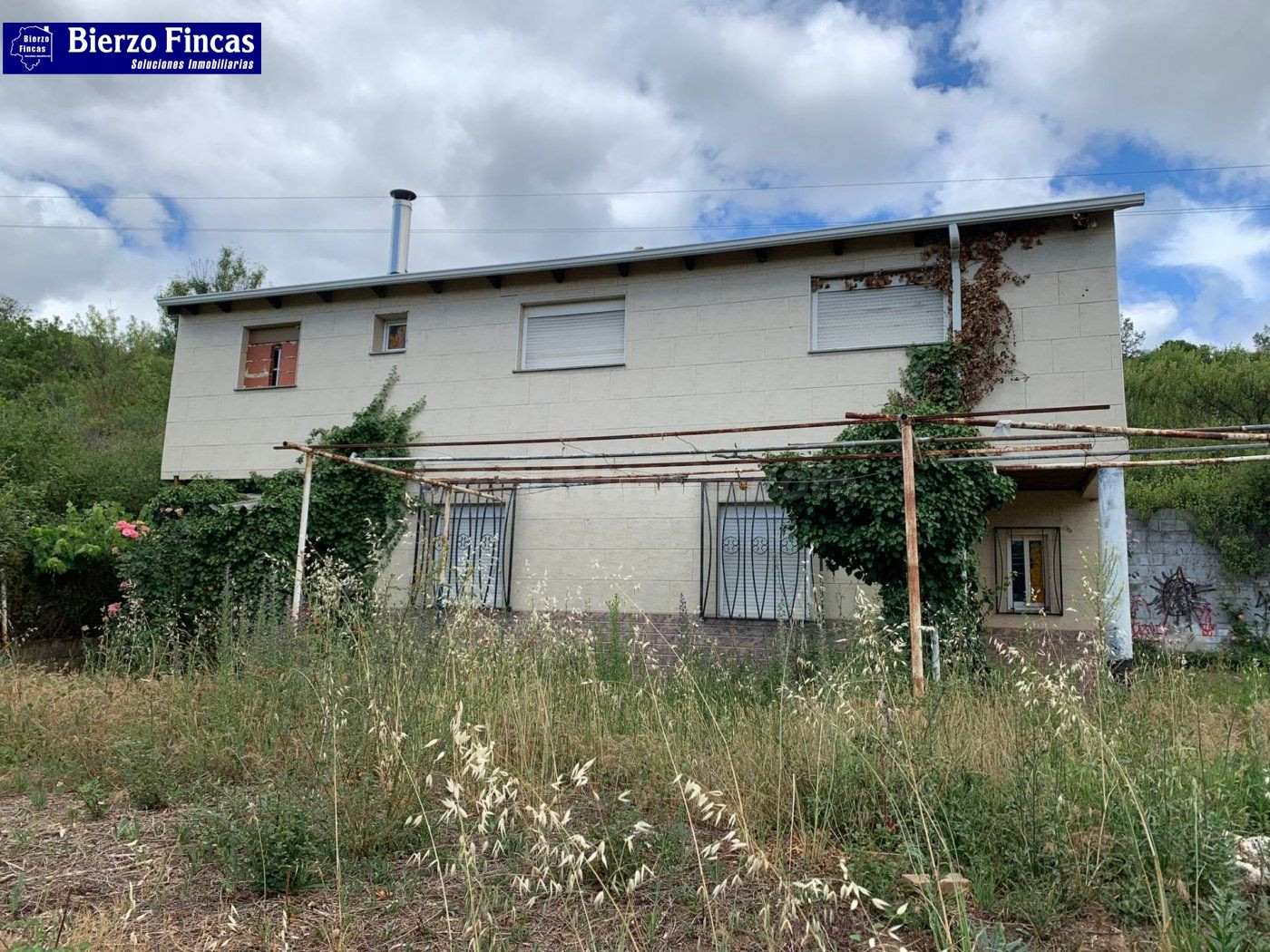 ✨ SE VENDE CASA DE FIN DE SEMANA EN SAN MIGUEL DE LAS DUEÑAS (ZONA ALMAZCARA) ✨