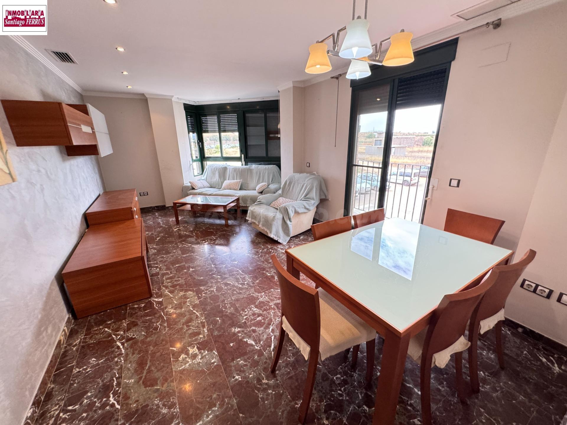 VENTA DE PISO CON PLAZA DE GARAJE Y TRASTERO EN BENIFAIO (VALENCIA)