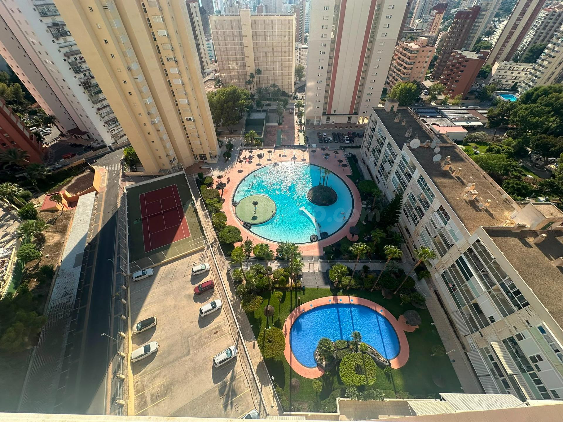 Exclusivo Apartamento Reformado en Benidorm con Vistas al Mar