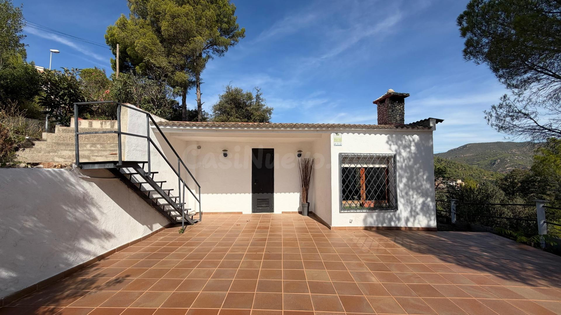 DOS CASAS INDEPENDIENTES EN APROXIMADAMENTE 2.000 M2 DE TERRENO EN CAN VINYALS