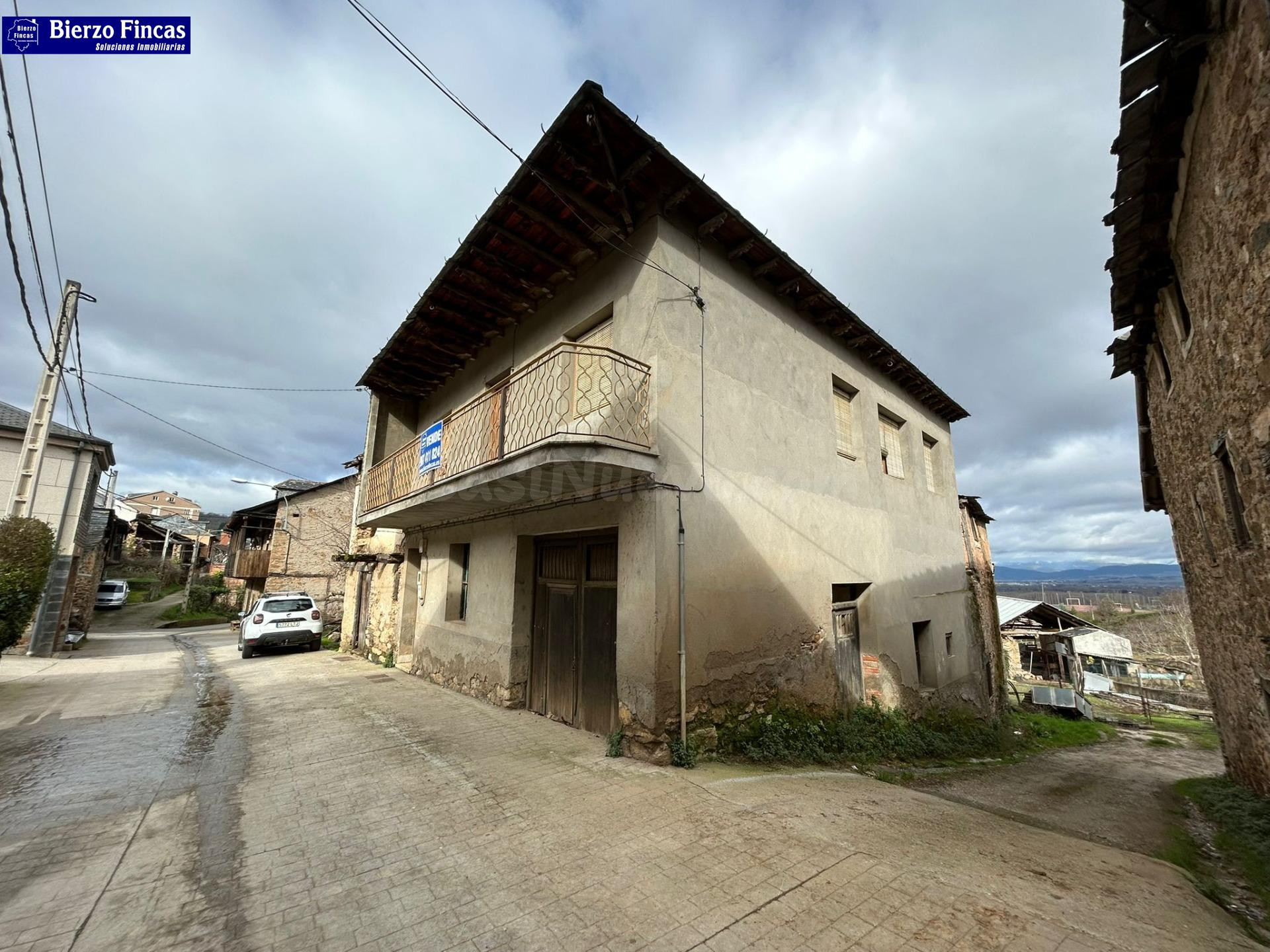 ️️️SE VENDE CASA PARA REFORMAR EN SANTALLA DEL BIERZO CON TERRENO️️️