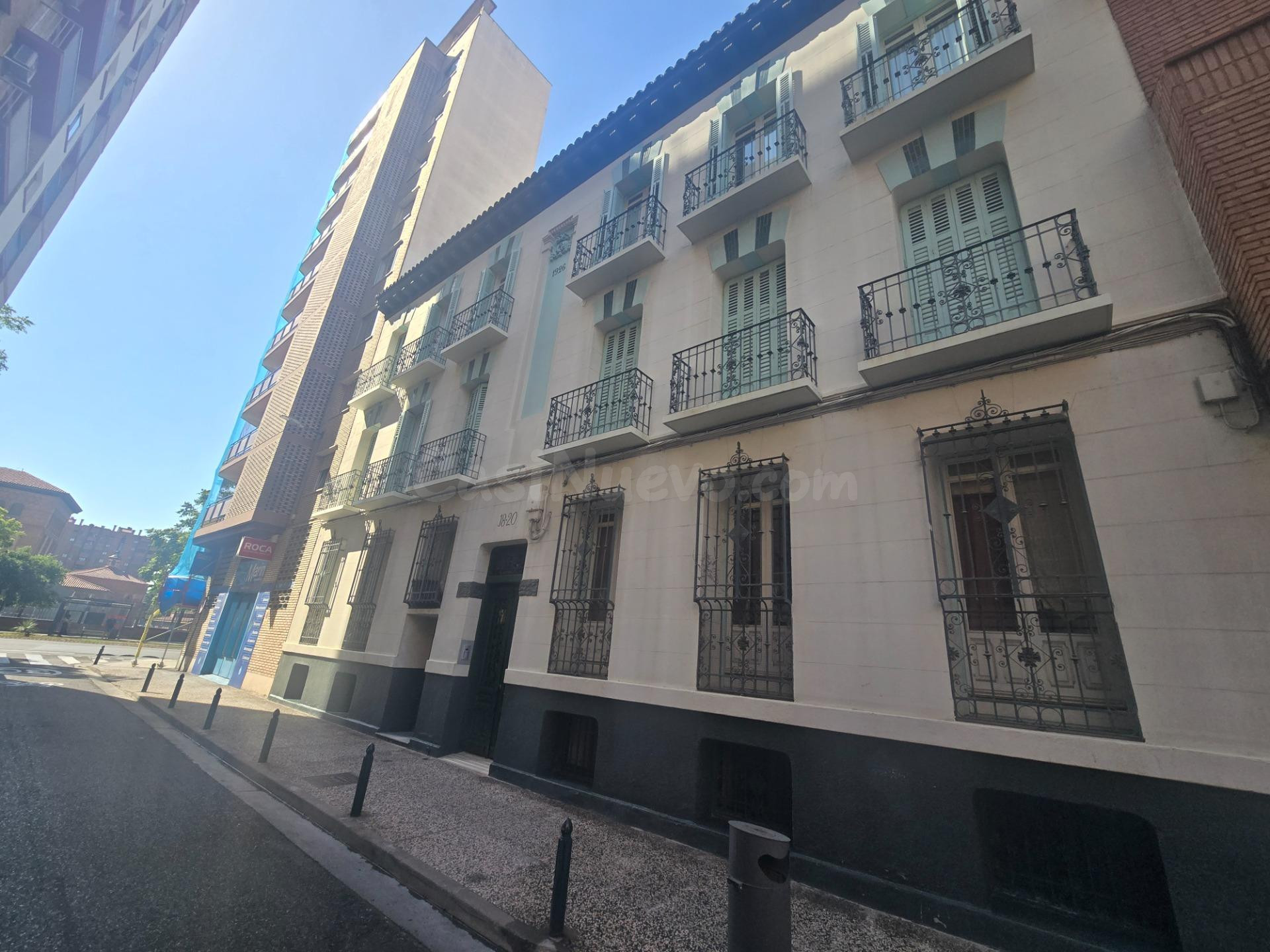 Piso de 100m2 útiles, CON USO Y DISFRUTE DE UNA TERRAZA DE APROX. 80M2