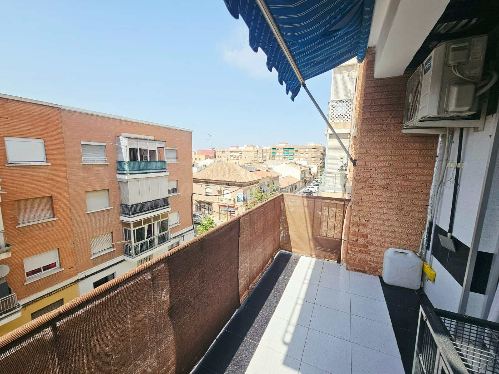 SE VENDE PISO REFORMADO EN ZONA AVENIDA DE TORRENT(Con inquilino)