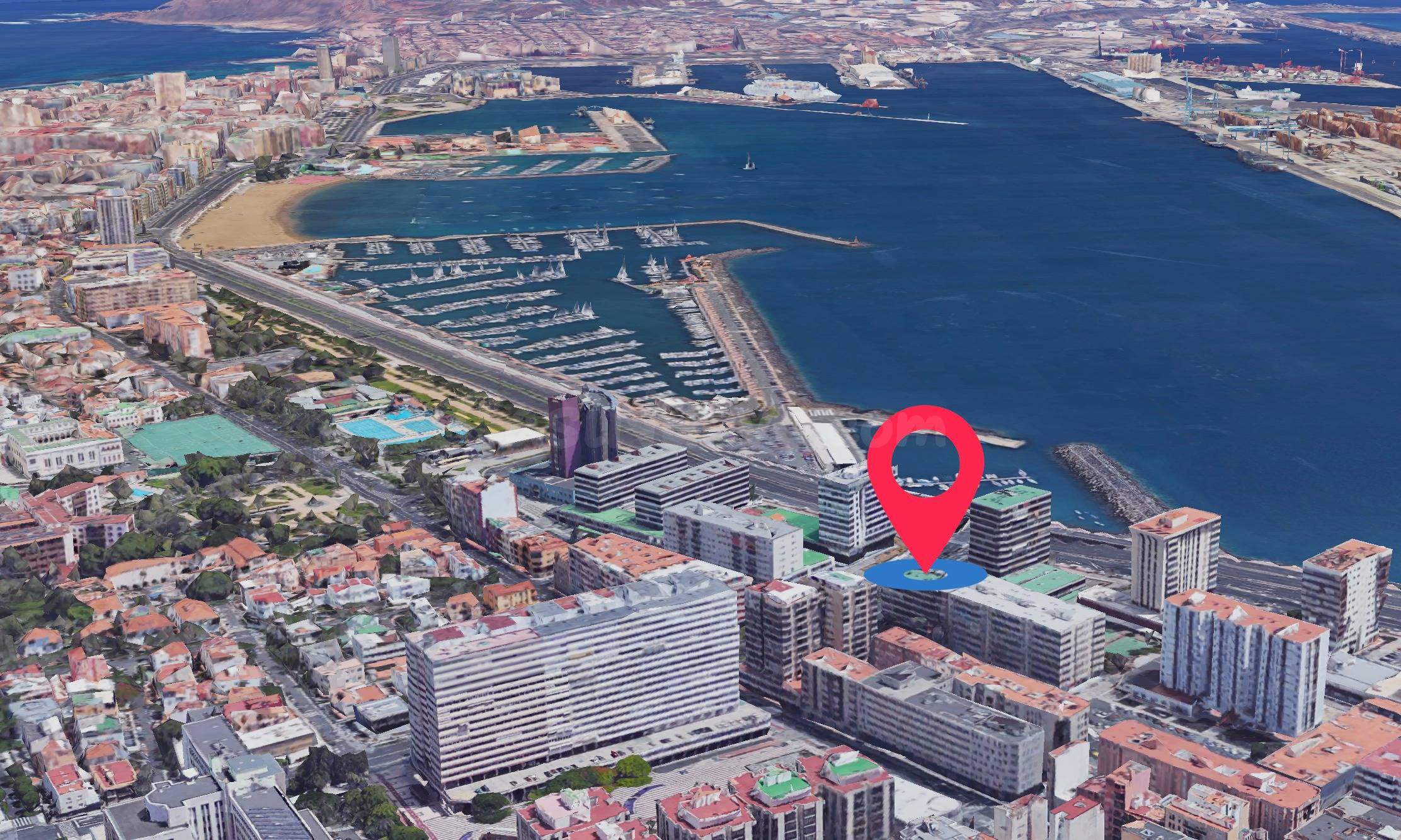 En venta local comercial en Avda Juan XXIII  apto para La RIC