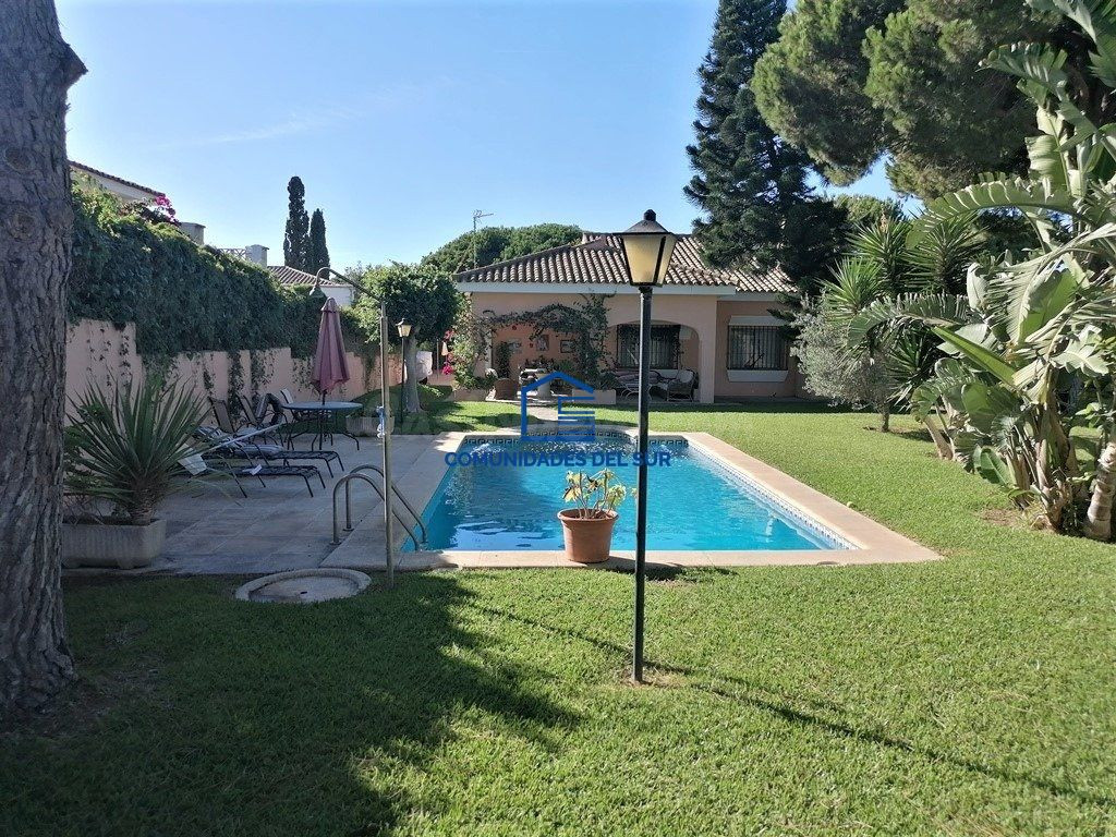 Chalet independiente en Vistahermosa. Alquiler Verano 2026. Disponible AGOSTO