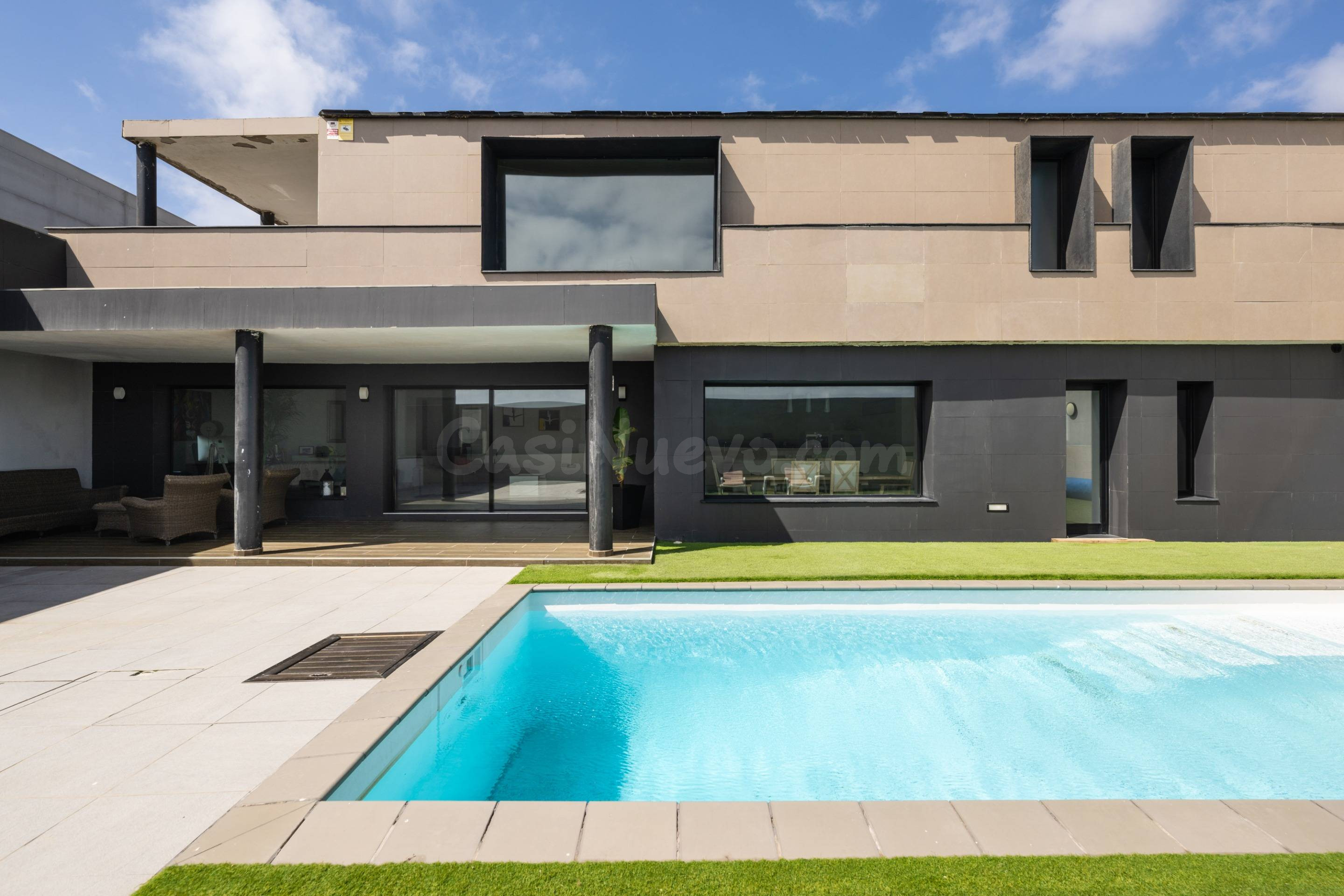 Exclusivo chalet con piscina privada y vistas infinitas al Atlántico en La Garita