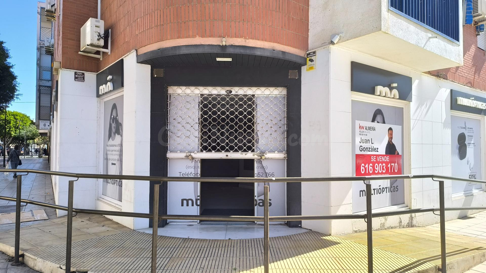 LOCAL PREMIUM EN ESQUINA - 191 M2 EN CARRERA DEL PERÚ - ALMERÍA