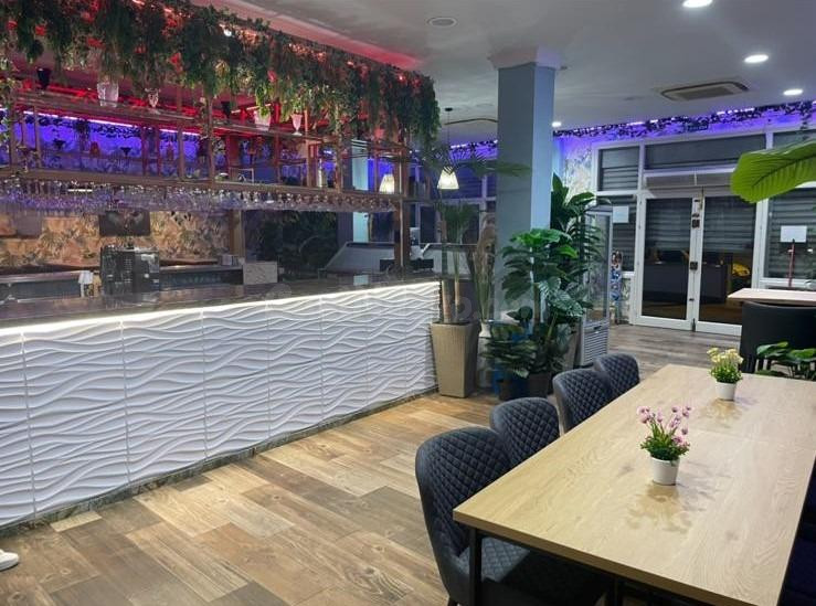 A01293  Local Heladería - Bar copas en traspaso
