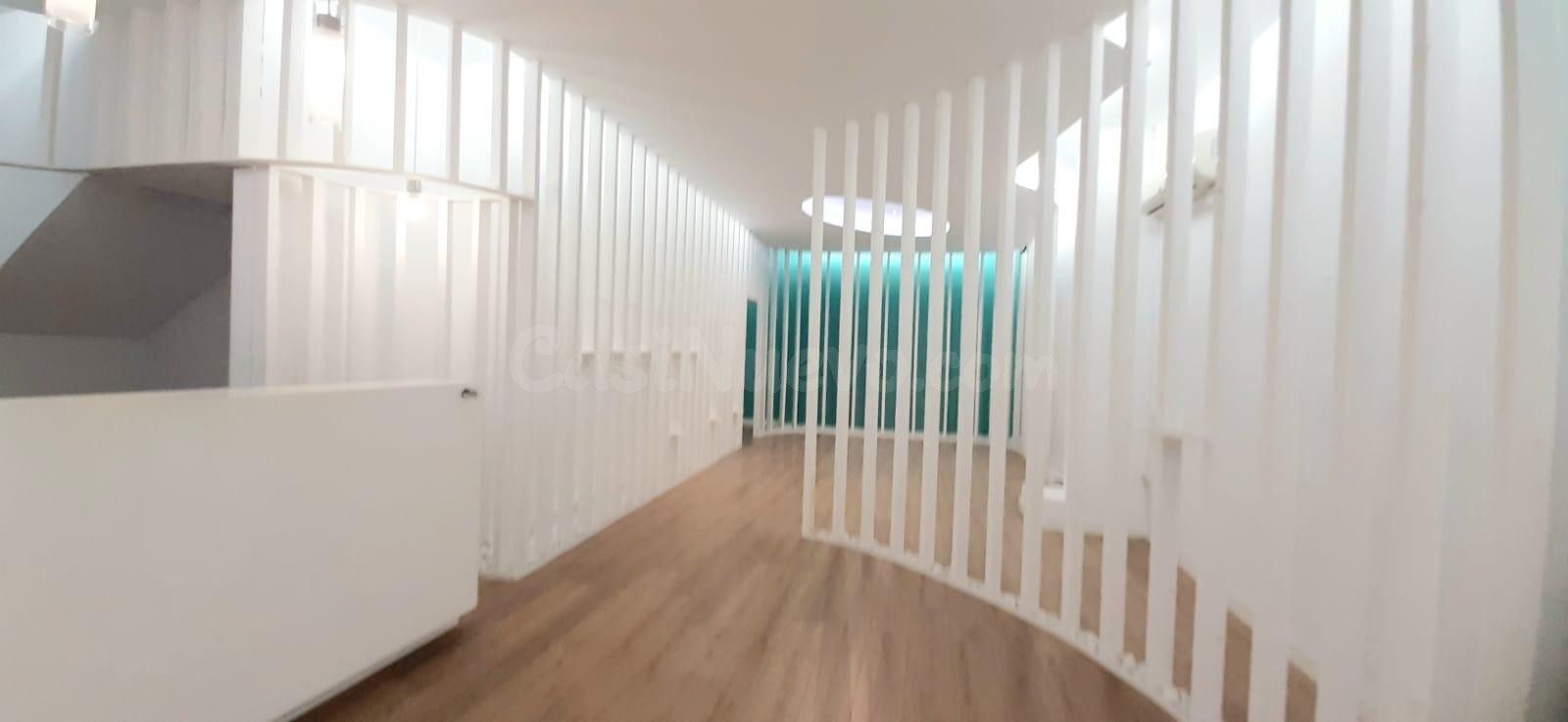 Local comercial amplio y versátil en zona estratégica con alto potencial en San Blas - Alicante
