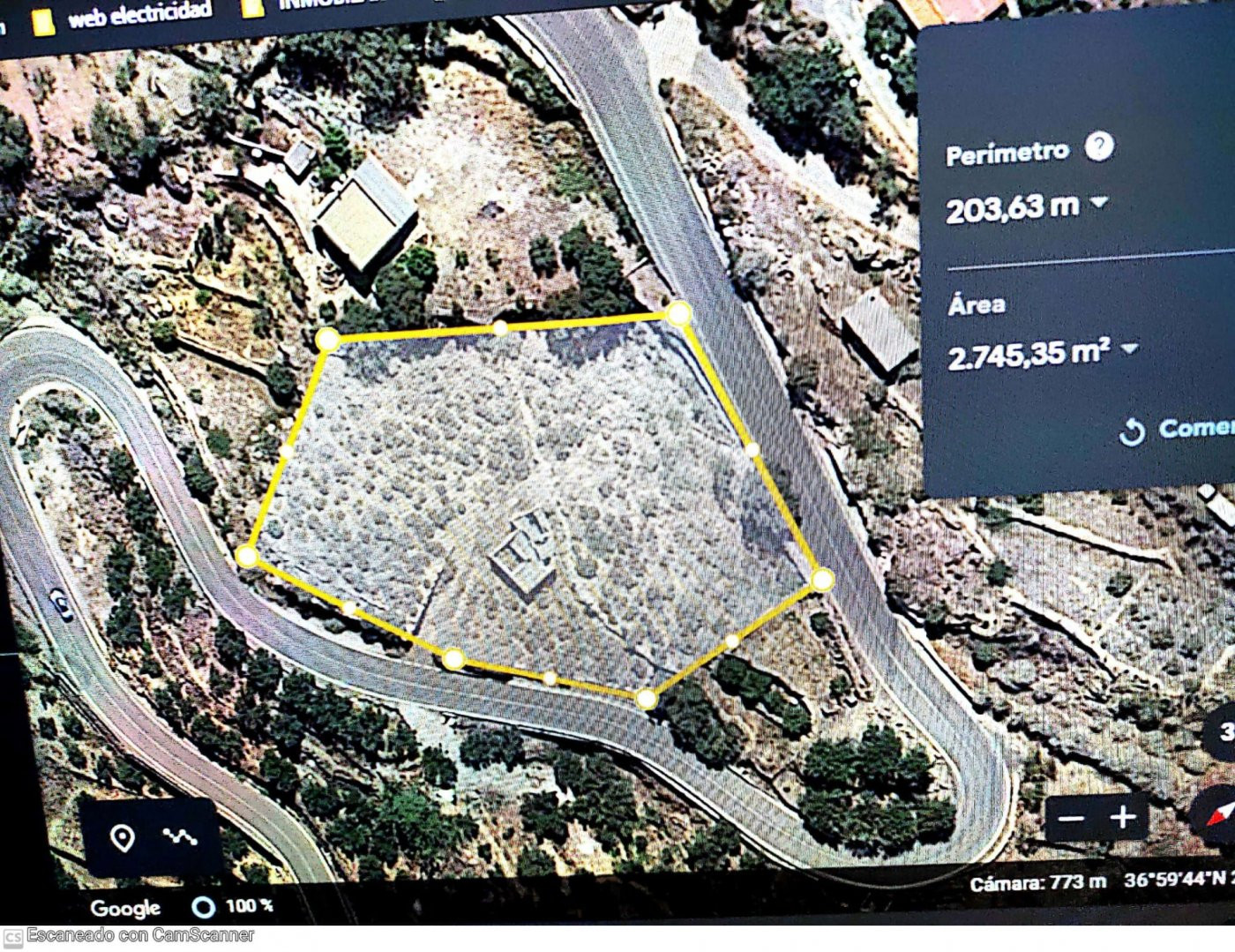 Casa con terreno en Canjayar zona alcora , de tres dormitorios ,81.00 m. de superficie, 3000 m.