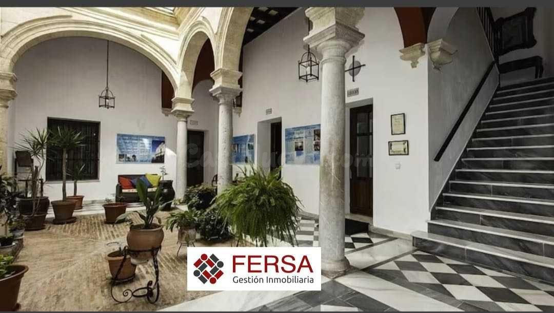 Oportunidad Única: Venta de Hotel Boutique en Casa Palacio del S. XVII – Ribera del Río, El Puerto