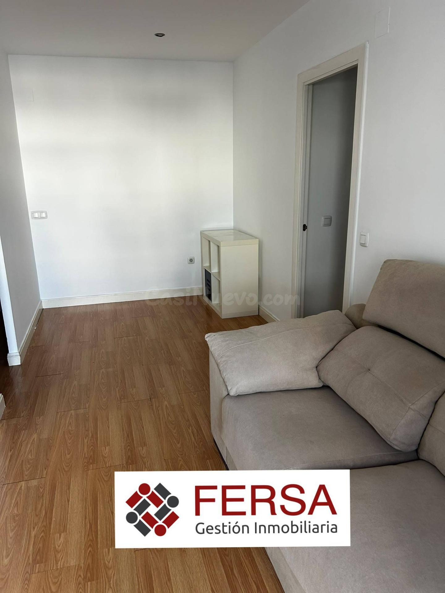 ACOGEDOR ÁTICO CON GRAN TERRAZA EN ALQUILER EN LA ZONA DEL J - foto 4