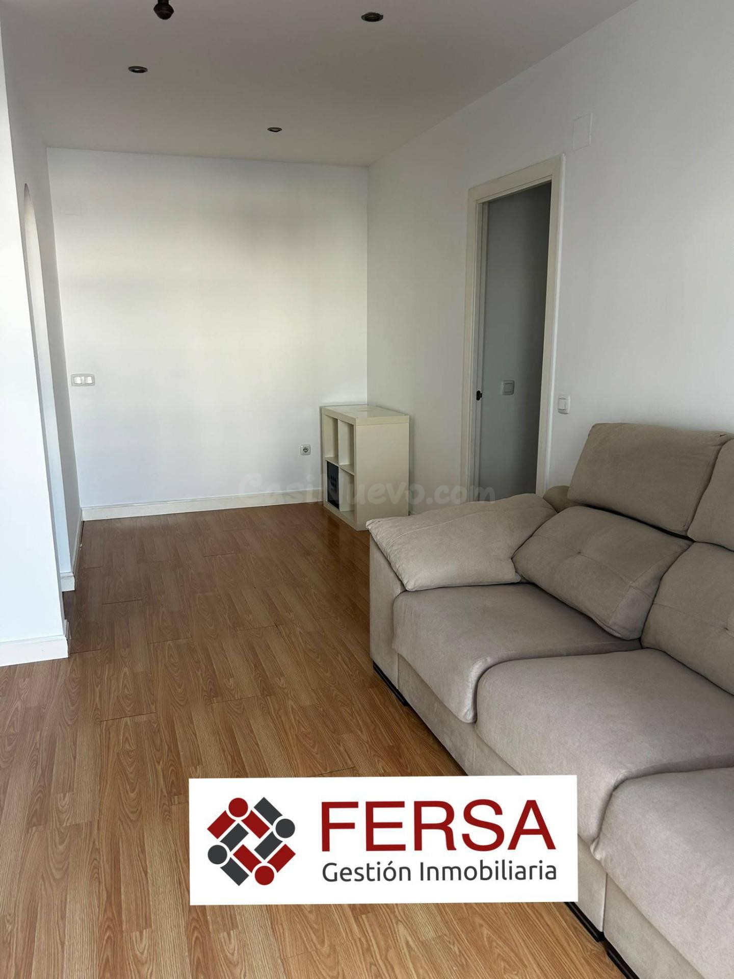 ACOGEDOR ÁTICO CON GRAN TERRAZA EN ALQUILER EN LA ZONA DEL J - foto 5