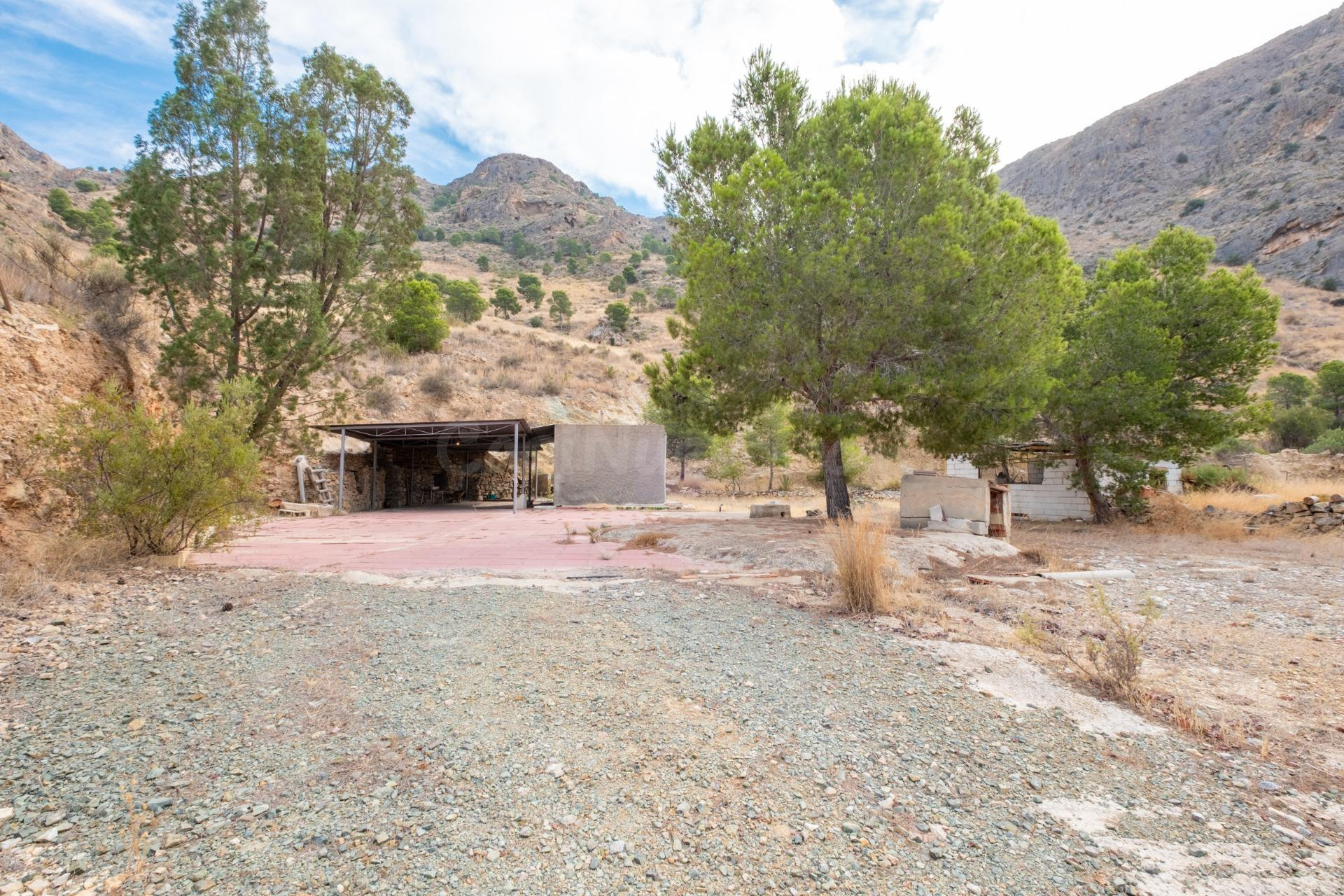 SE VENDE CUEVA RUSTICA EN ENCLAVE UNICO EN LA SIERRA DE ORIHUELA