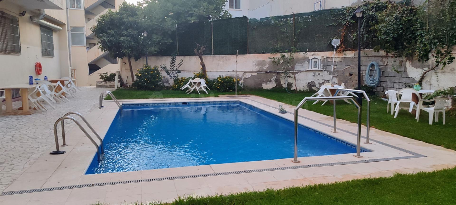 VENTA EN MACAEL ( ALMERÍA ), DE PISO CON 3 habitaciones, ASCENSOR Y PISCINA.