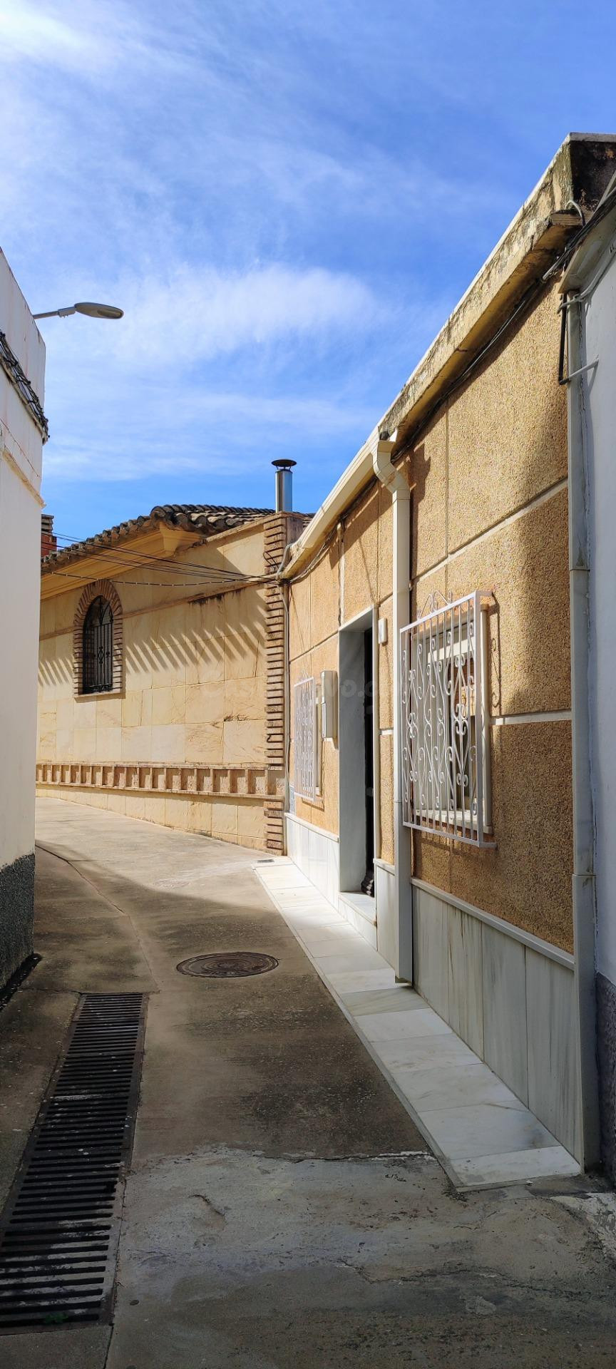 MACAEL ( ALMERÍA ). VENTA DE CASA DE 3 habitaciones Y TERRAZA.