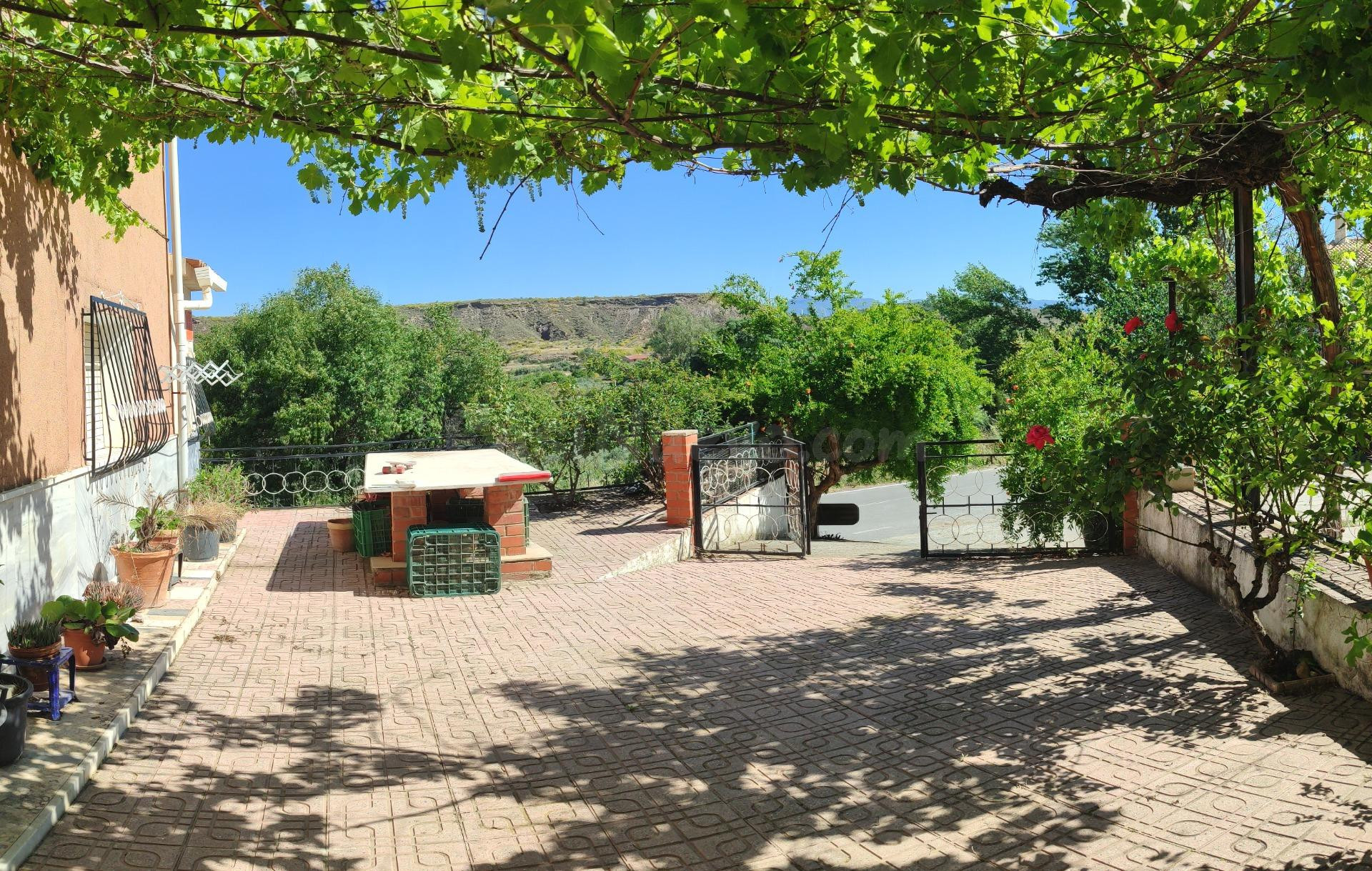 SERÓN ( ALMERÍA ) BARRIADA LOS RASPAJOS. VENTA DE CASA DE CAMPO DE UNA PLANTA CON 14 habitaciones Y GARAJE PARA 2 VEHÍCULOS.