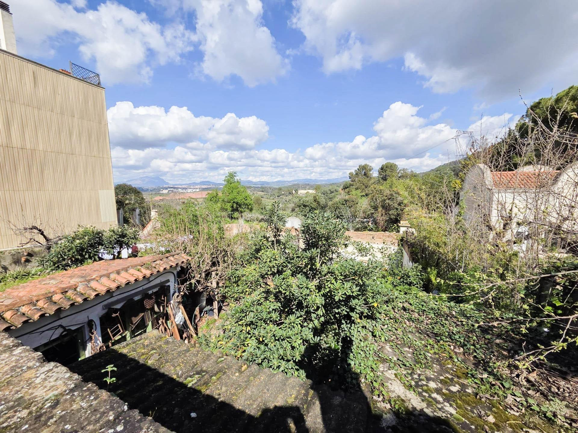 Casa con gran potencial en venta en El Papiol – ideal para rehabilitación o proyecto residencial