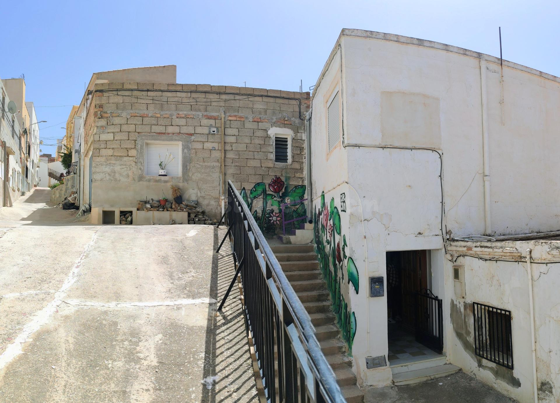 CASA DE 2 PLANTAS EN MACAEL , ALMERÍA, CON POSIBILIDAD DE 2 VIVIENDAS INDEPENDIENTES.