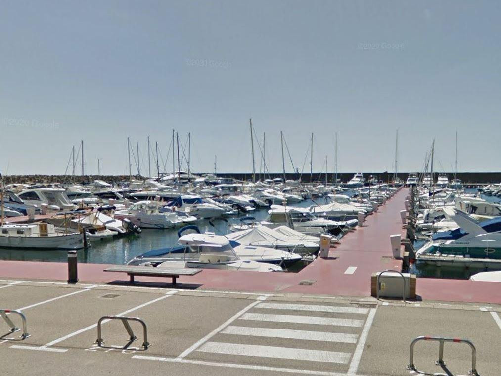 SOLAR PARA EDIFICAR VIVIENDAS EN SEGUNDA LINEA DE MAR, FRENTE AL PUERTO DEPORTIVO DE PALAMOS