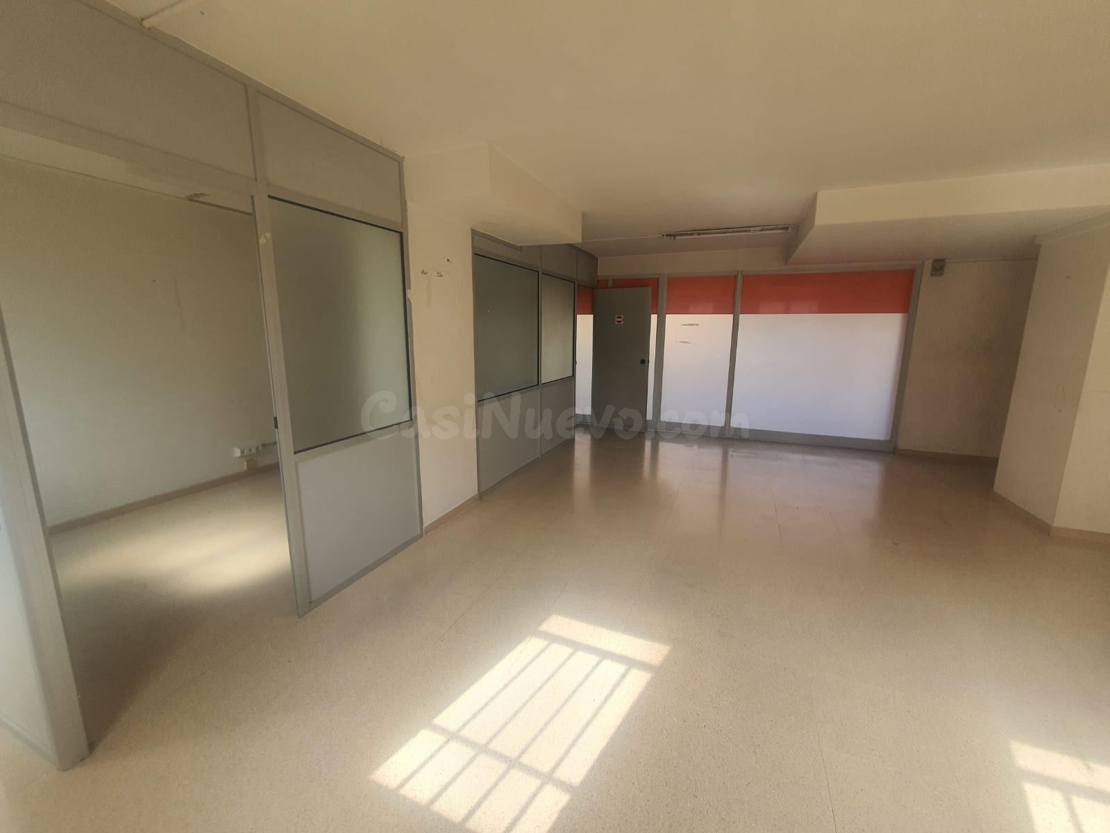 LOCAL COMERCIAL EN VENTA EN LA ZONA DE CAMÍ FONDO DE MARTORELL