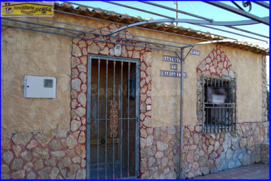 Se vende casa de campo con parcela vallada en La Matanza de Fortuna