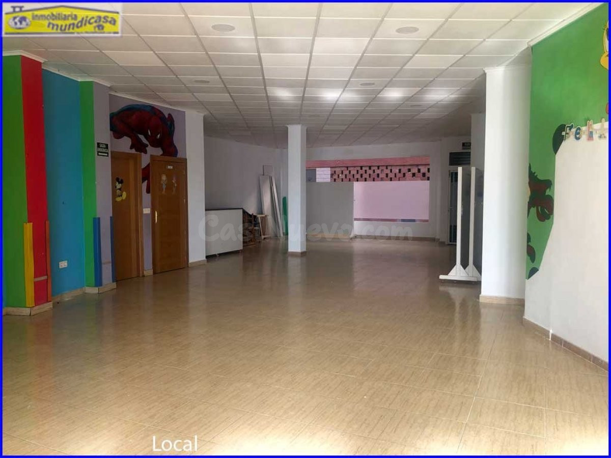 Local de 150 m2 en Santomera