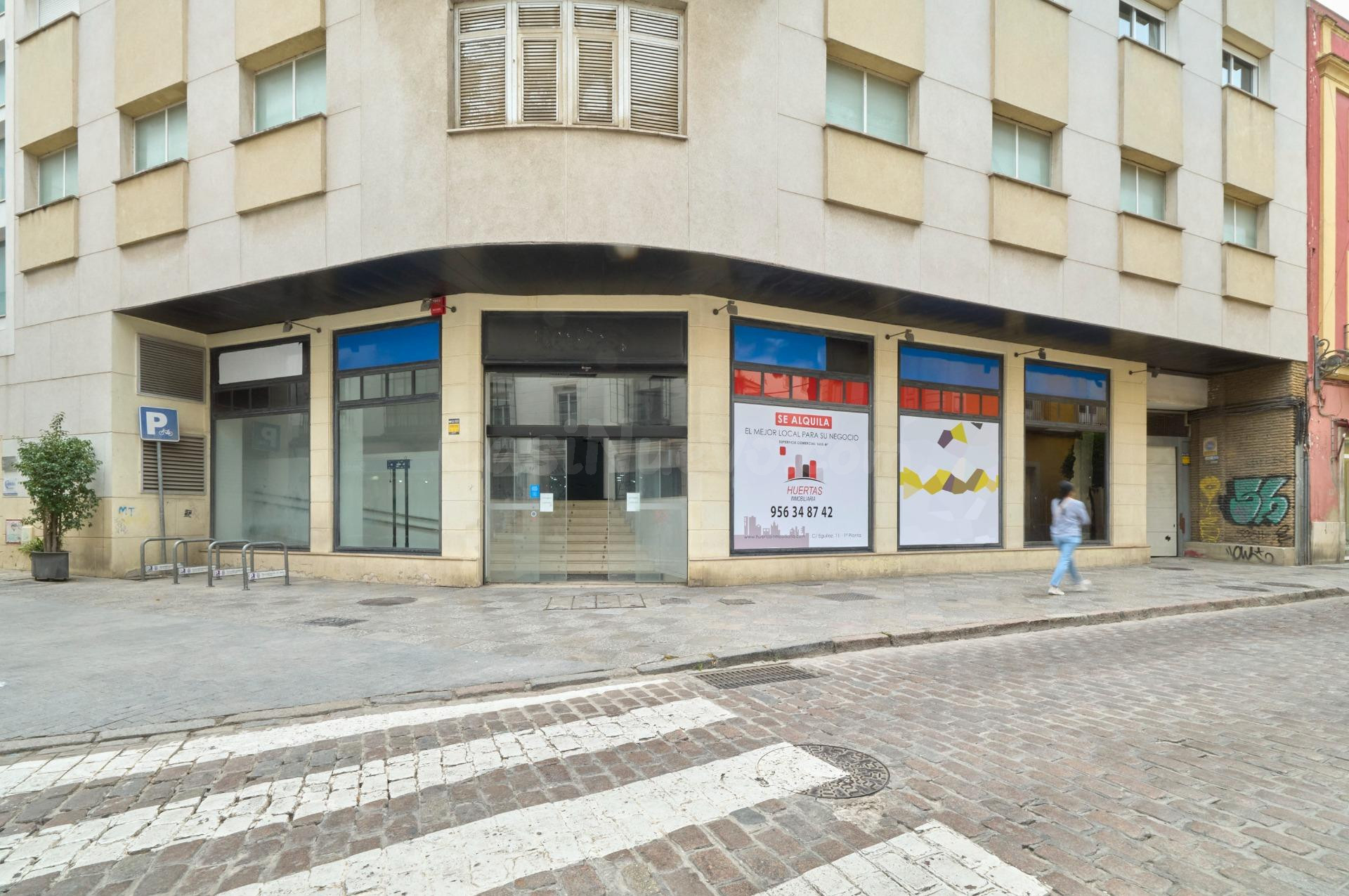 Local Comercial Prime: Máxima Visibilidad y Logística Privada