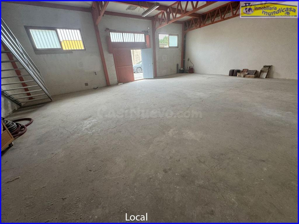 Local Comercial en Alquiler en el Centro Urbano de Cobatillas