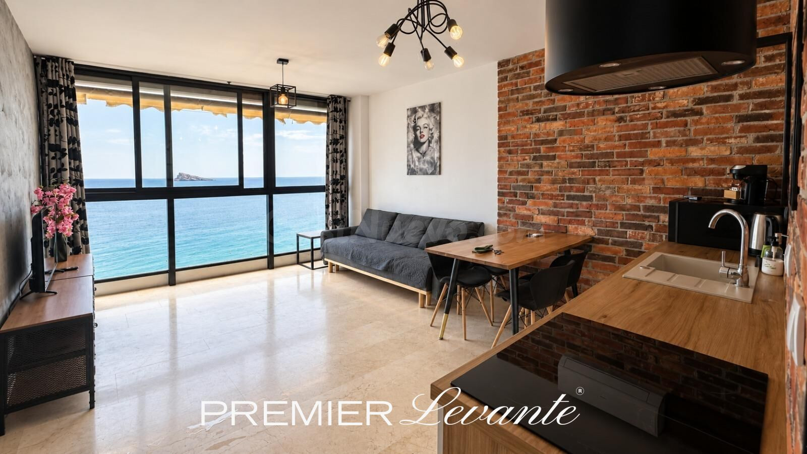 APARTAMENTO REFORMADO CON VISTAS AL MAR EN LA PLAYA DE LEVANTE DE BENIDORM