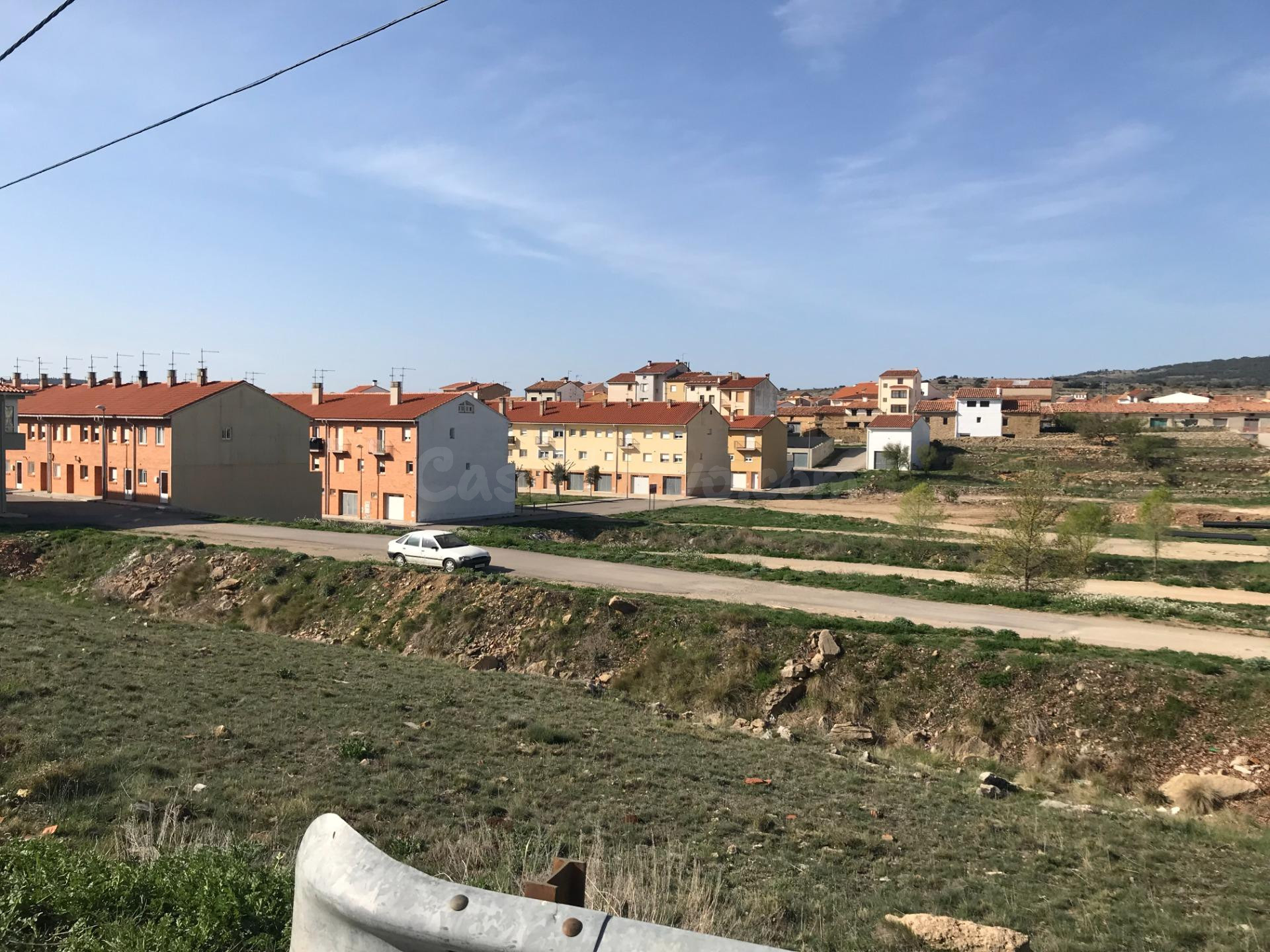 ESTUPENDO SOLAR EN VILLAFRANCA DEL CID PARA NUEVA PROMOCION  - foto 2