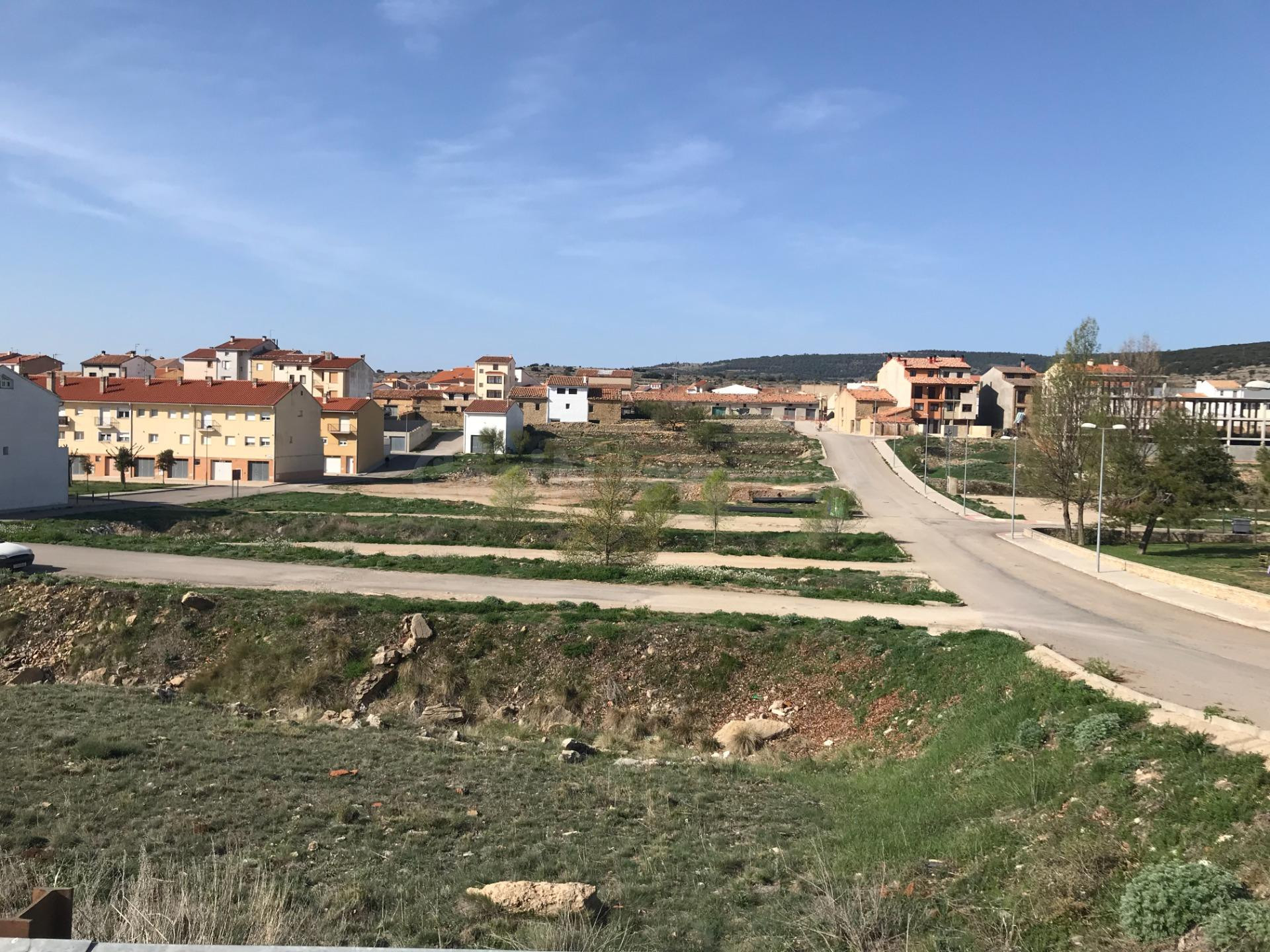 ESTUPENDO SOLAR EN VILLAFRANCA DEL CID PARA NUEVA PROMOCION  - foto 3