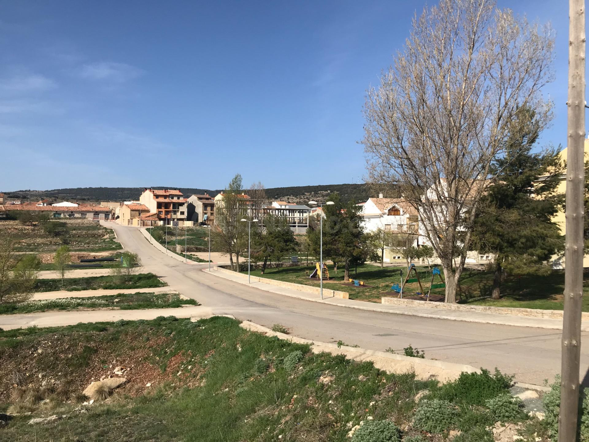 ESTUPENDO SOLAR EN VILLAFRANCA DEL CID PARA NUEVA PROMOCION  - foto 4