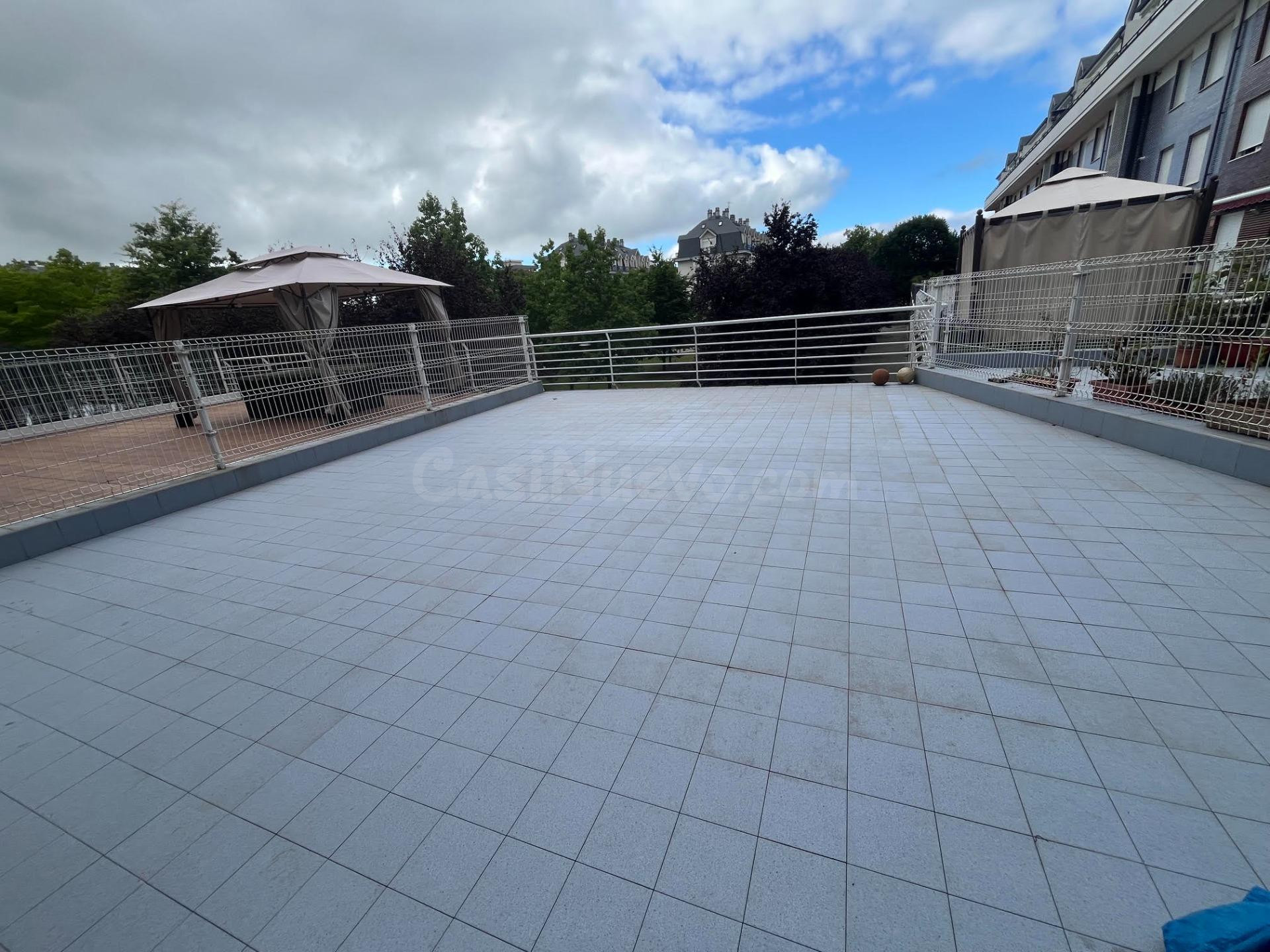 COLINDRES PISO DE 3 DORMITORIOS CON GRAN TERRAZA+GARAJE+TRAS - foto 2