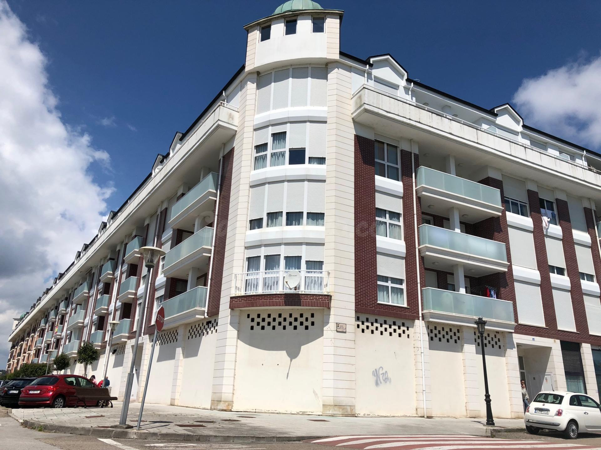 COLINDRES PISO DE 3 DORMITORIOS CON GRAN TERRAZA+GARAJE+TRAS - foto 3