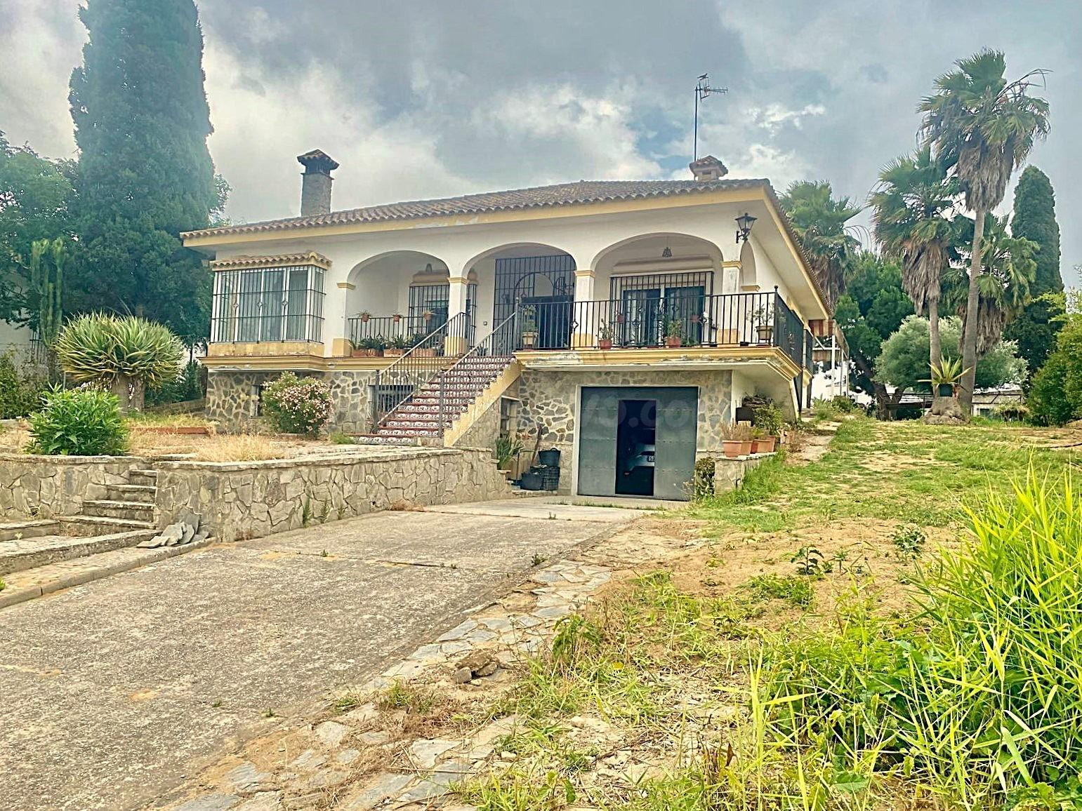¡¡¡MAGNÍFICO CHALET CON PISCINA JUNTO AL CENTRO DE SANLÚCAR!!!