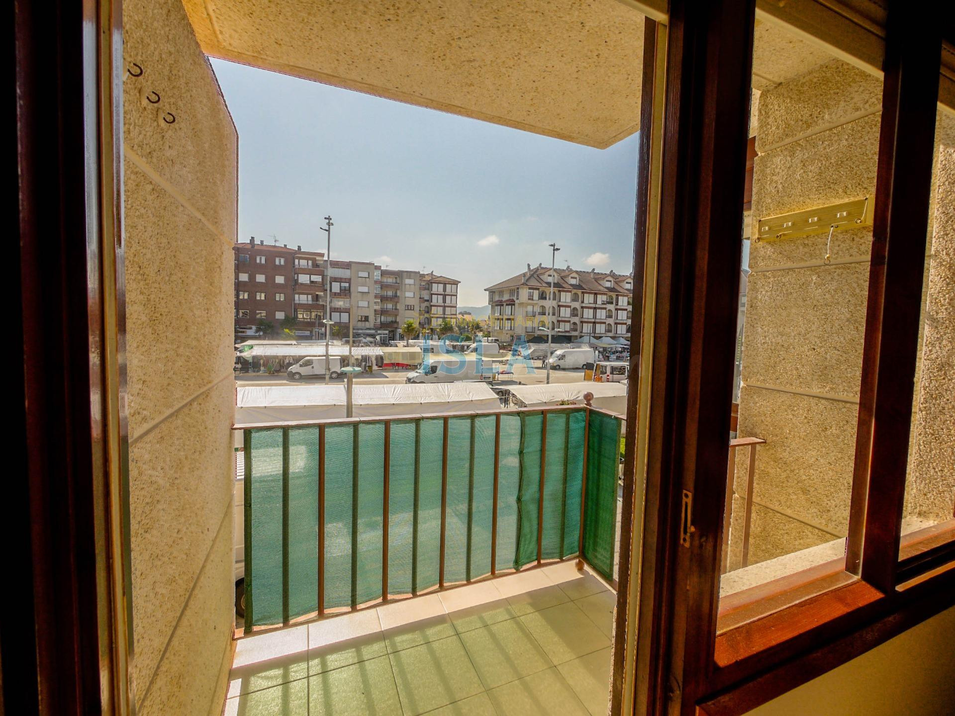 Luminoso piso de 3 habitaciones en el centro de Noja, a un p - foto 3