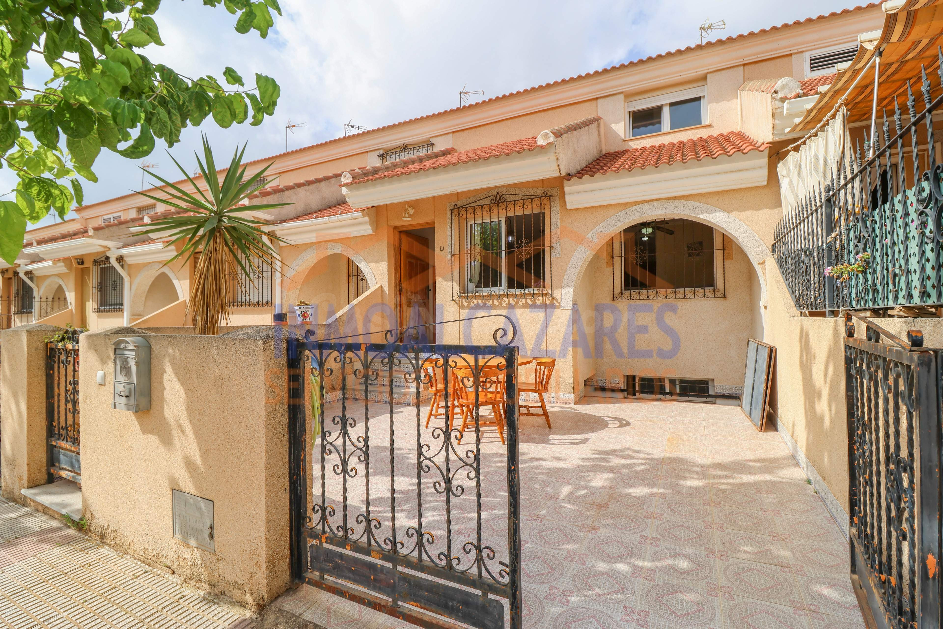 DUPLEX DE 3 habitaciones, JARDIN, Y PATIO. EN LOS NAREJOS, LOS ALCÁZARES, MURCIA.
