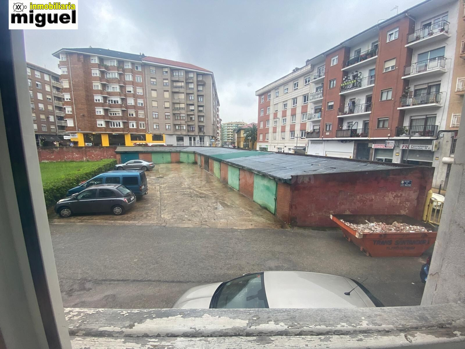 Gran piso de 321m2 con garaje cerrado y aparcamiento en urba - foto 2